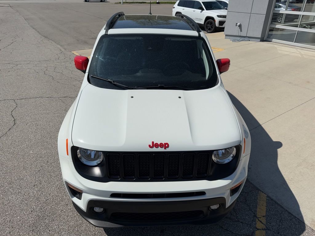 Used 2023 Jeep Renegade Latitude w/ Sun/Sound Group AWD/4WD image 11