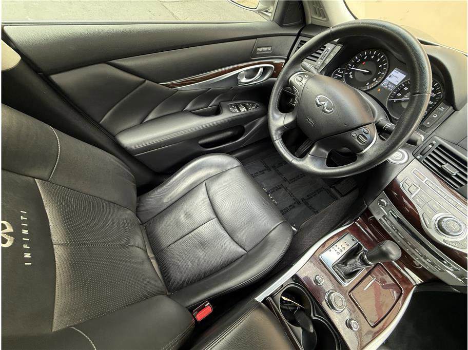 Used 2013 INFINITI M37 w/ Premium Pkg image 10