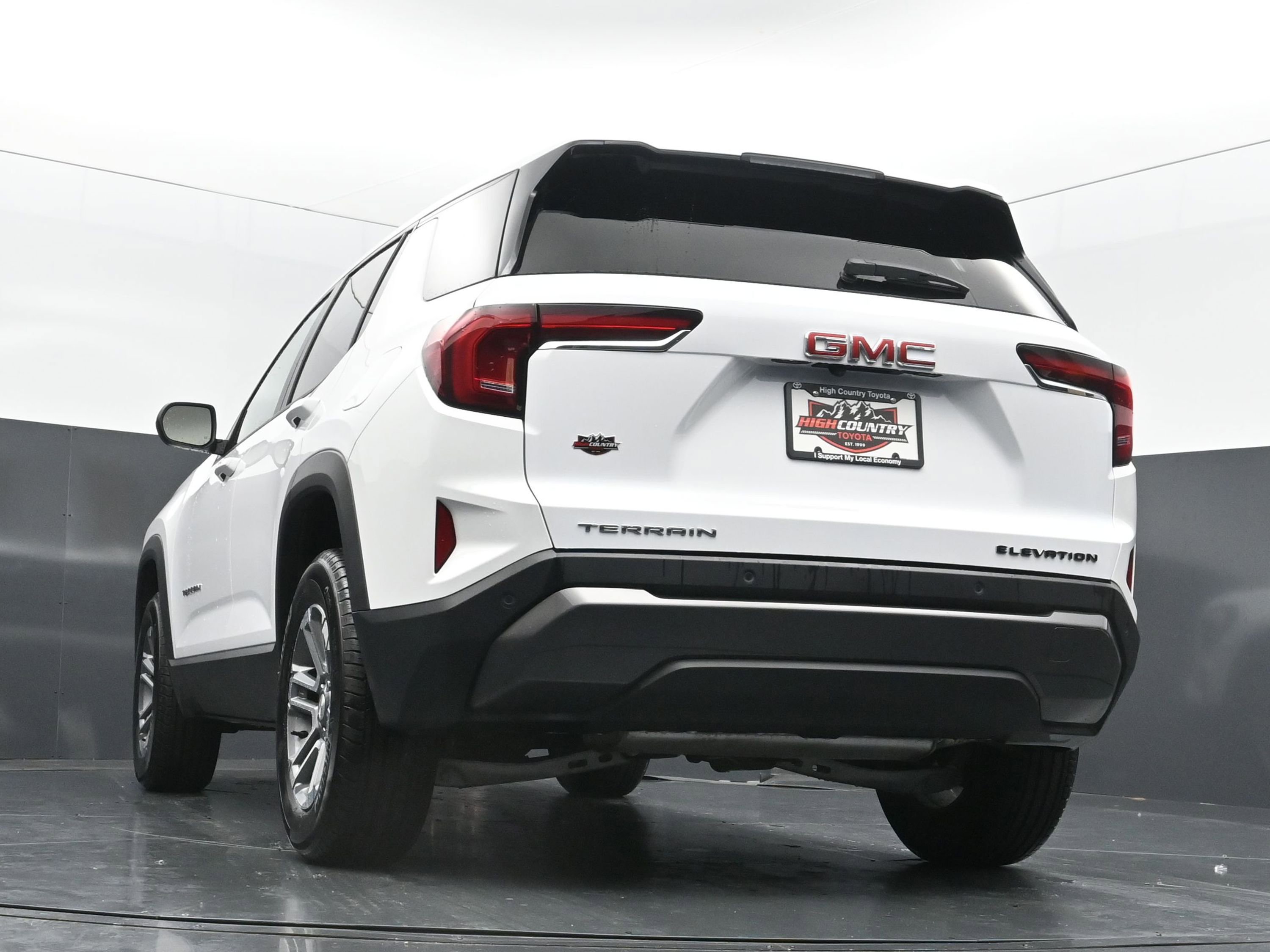 Used 2026 GMC Terrain Elevation FWD image 39
