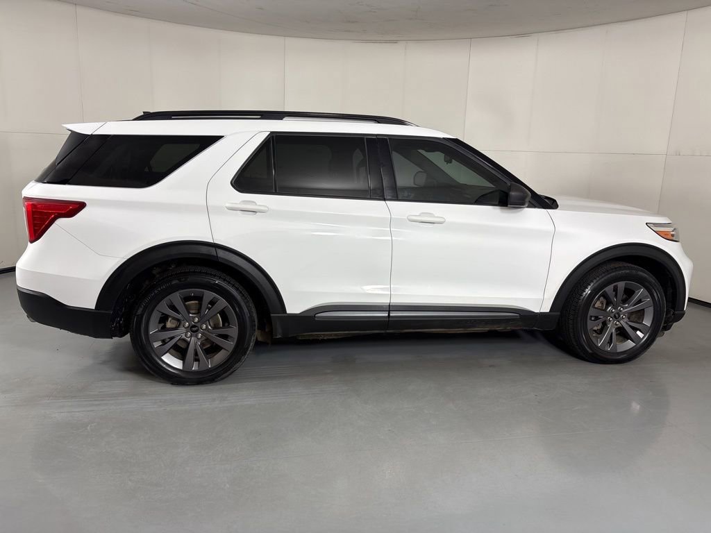 Used 2021 Ford Explorer XLT w/ Equipment Group 202A RWD image 11