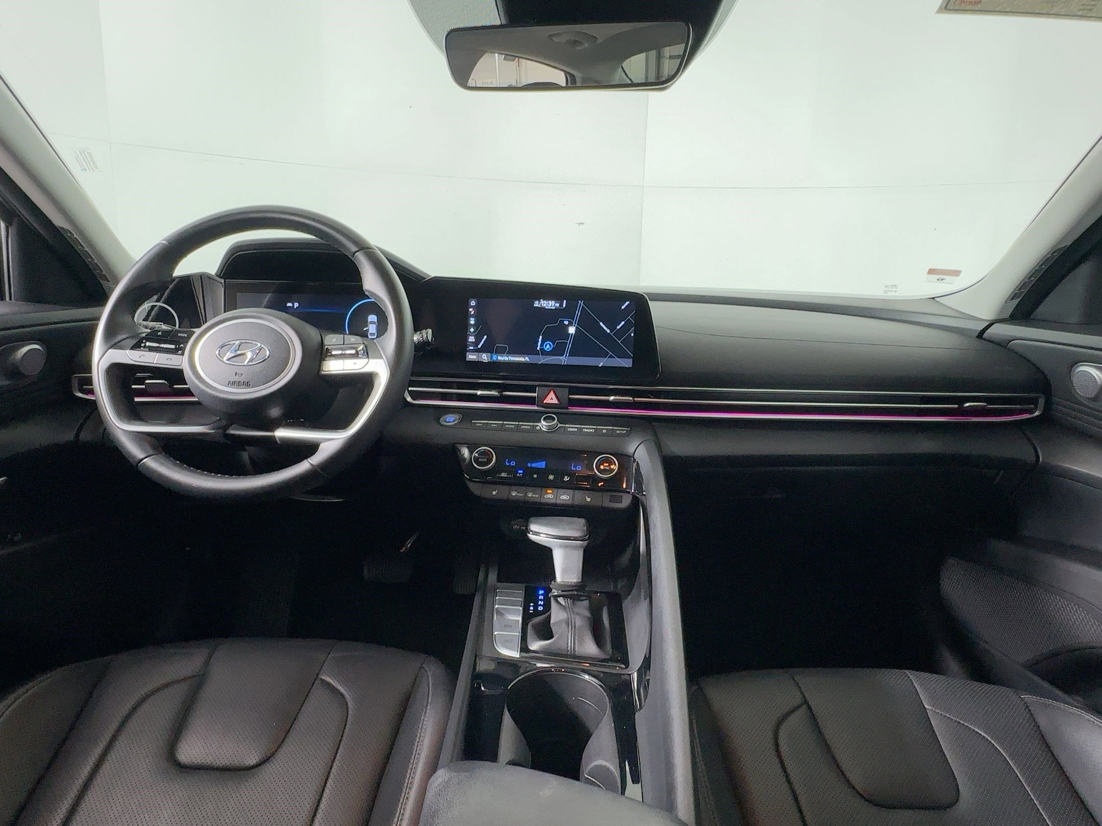 Used 2023 Hyundai Elantra Limited image 13