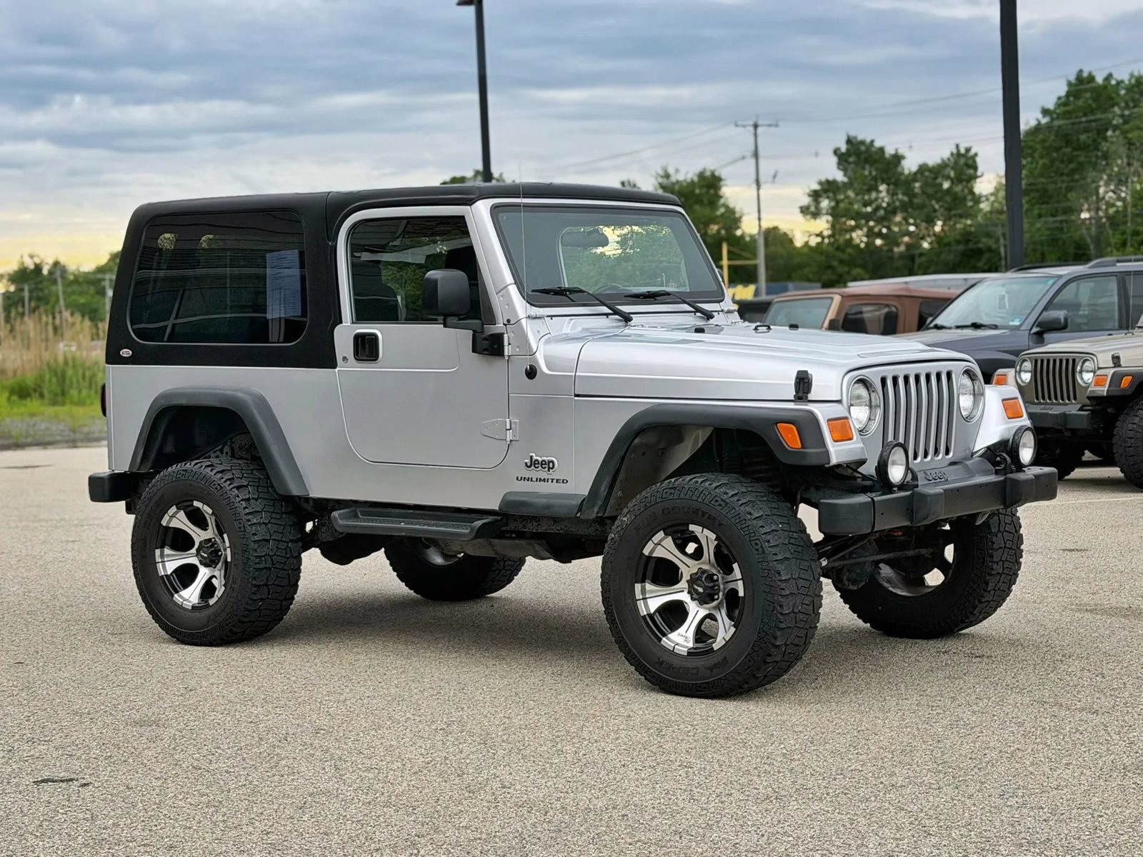 Used 2004 Jeep Wrangler 4WD image 3
