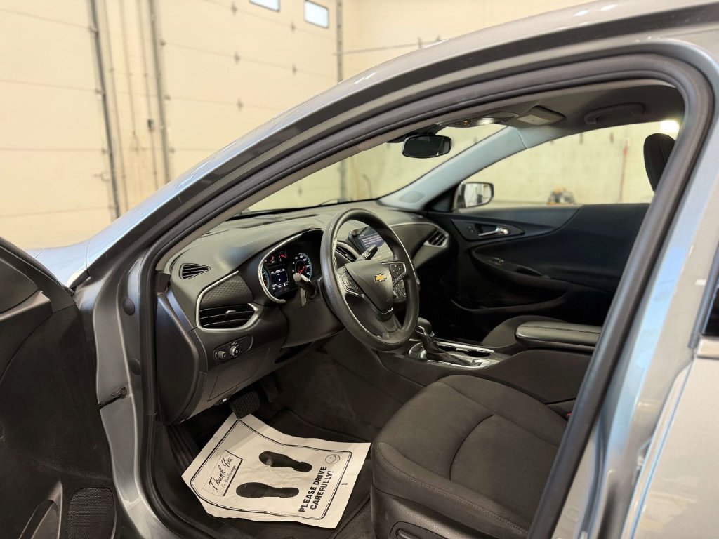 Used 2024 Chevrolet Malibu LT FWD image 18