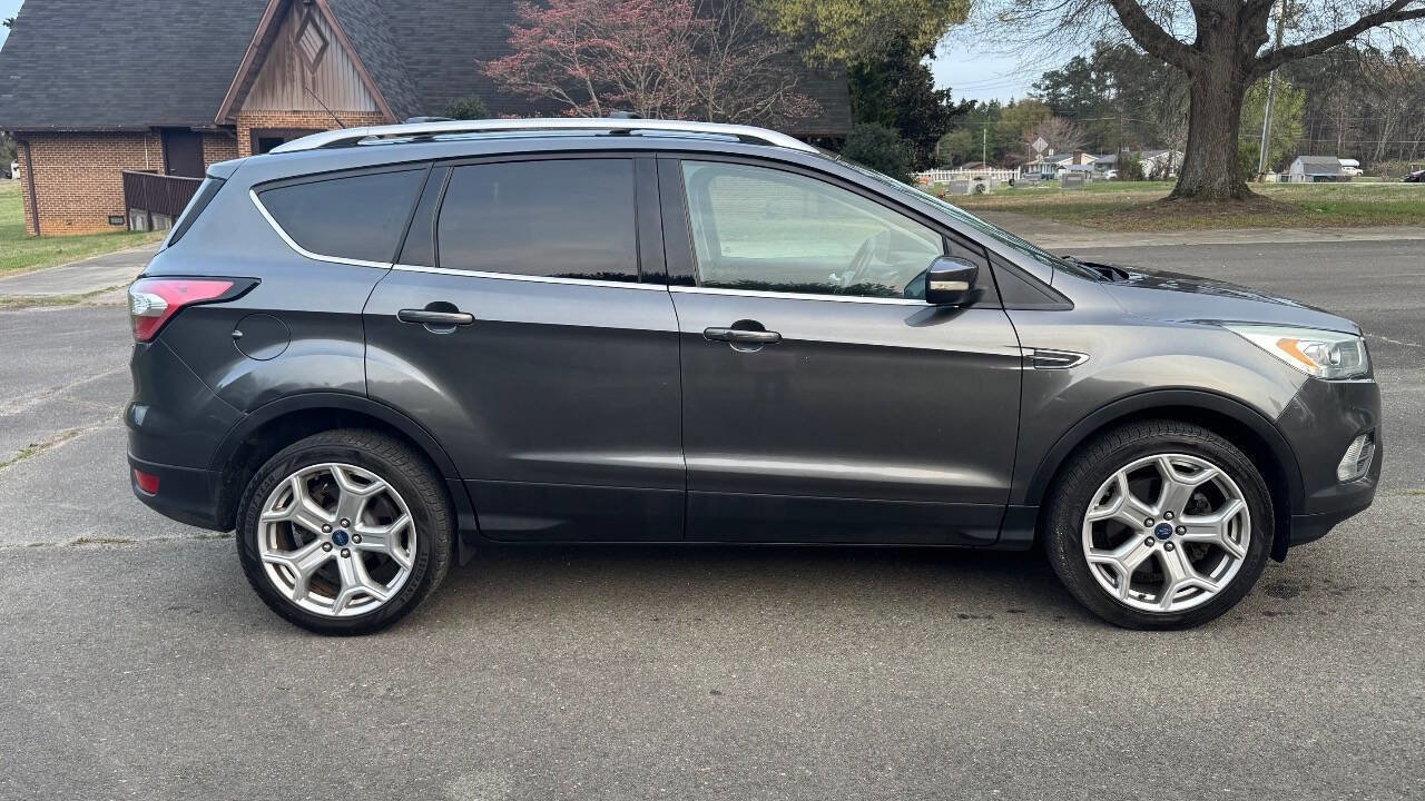 Used 2017 Ford Escape Titanium AWD/4WD image 9