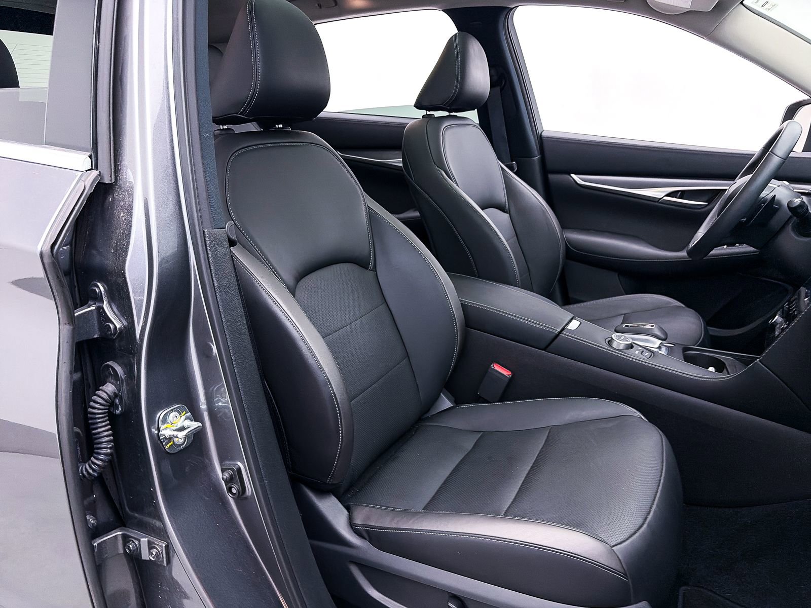 Used 2025 INFINITI QX50 Luxe image 36