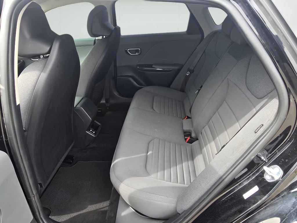 Used 2025 Kia K4 EX image 29