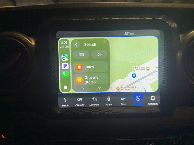 Used 2023 Jeep Wrangler Unlimited w/ Sun & Screen Package image 20