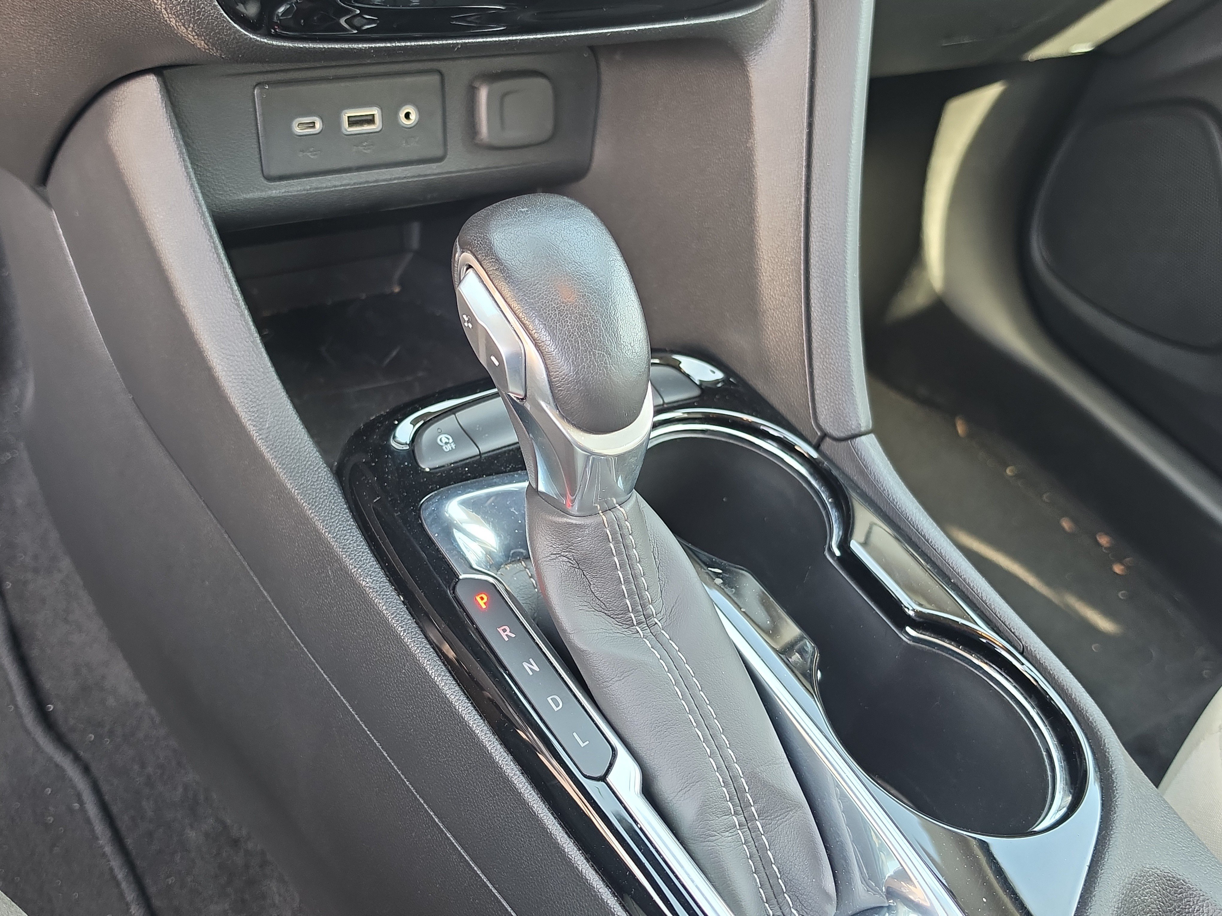 Certified 2023 Buick Encore GX Preferred w/ Cold Weather Comfort Package FWD image 29