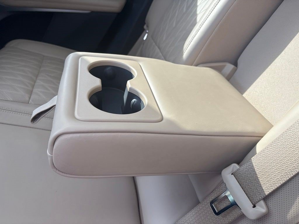 Certified 2024 Cadillac Lyriq Luxury w/ Nappa Leather Package AWD/4WD image 19