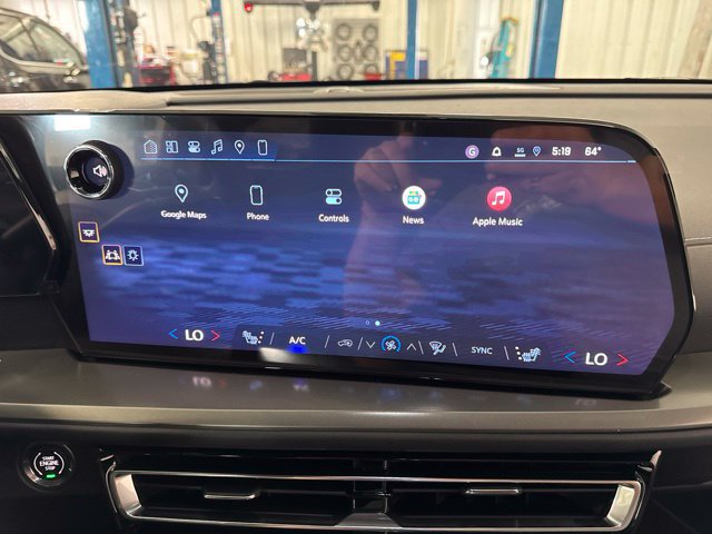 New 2027 Chevrolet Traverse LT w/ LPO, Floor Liner Package AWD/4WD image 22