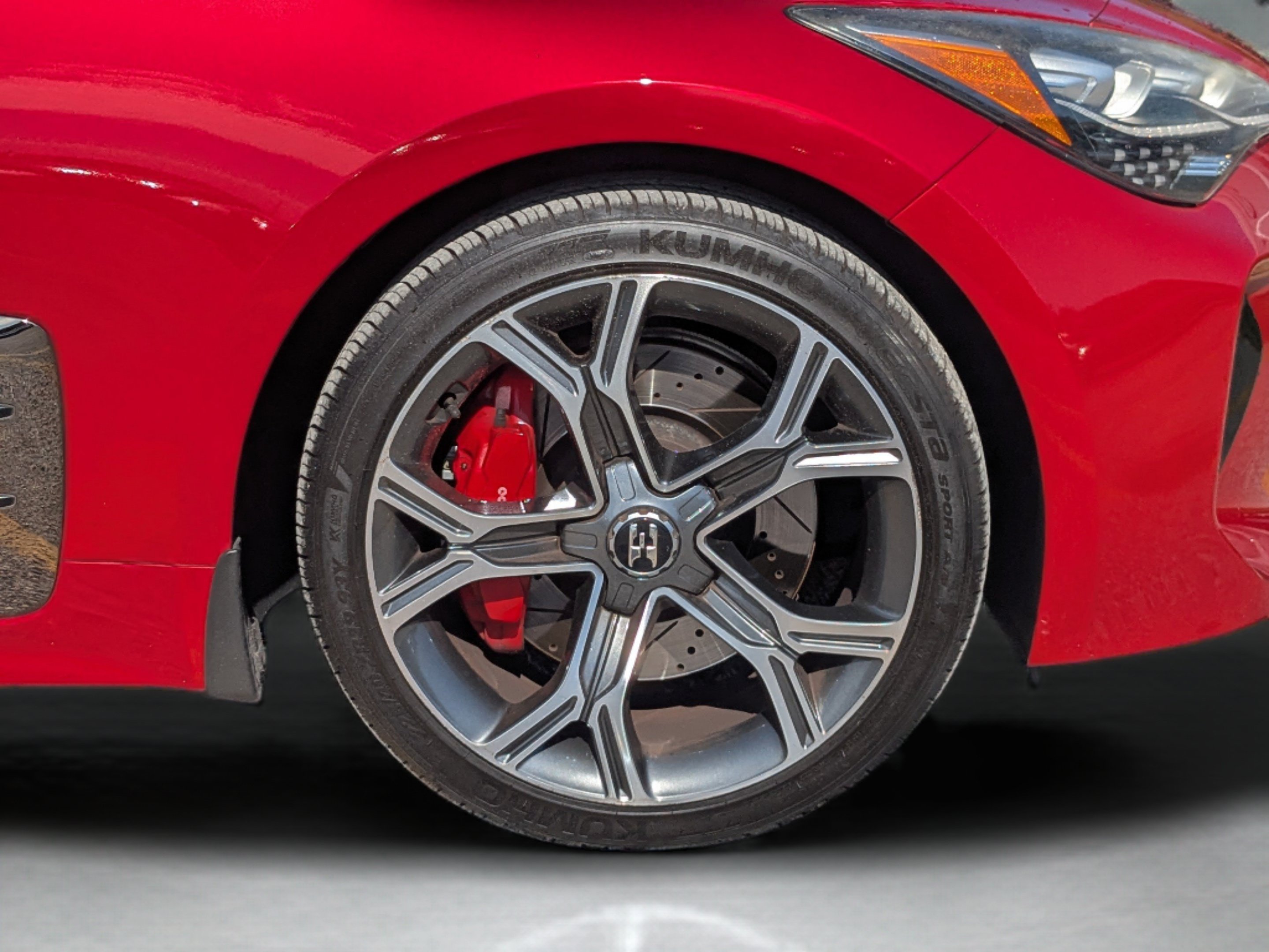 Used 2018 Kia Stinger GT2 AWD/4WD image 11