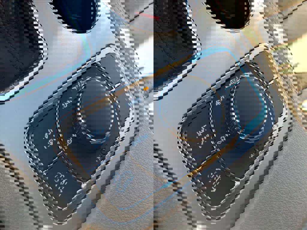 Used 2016 Jeep Grand Cherokee Limited image 14