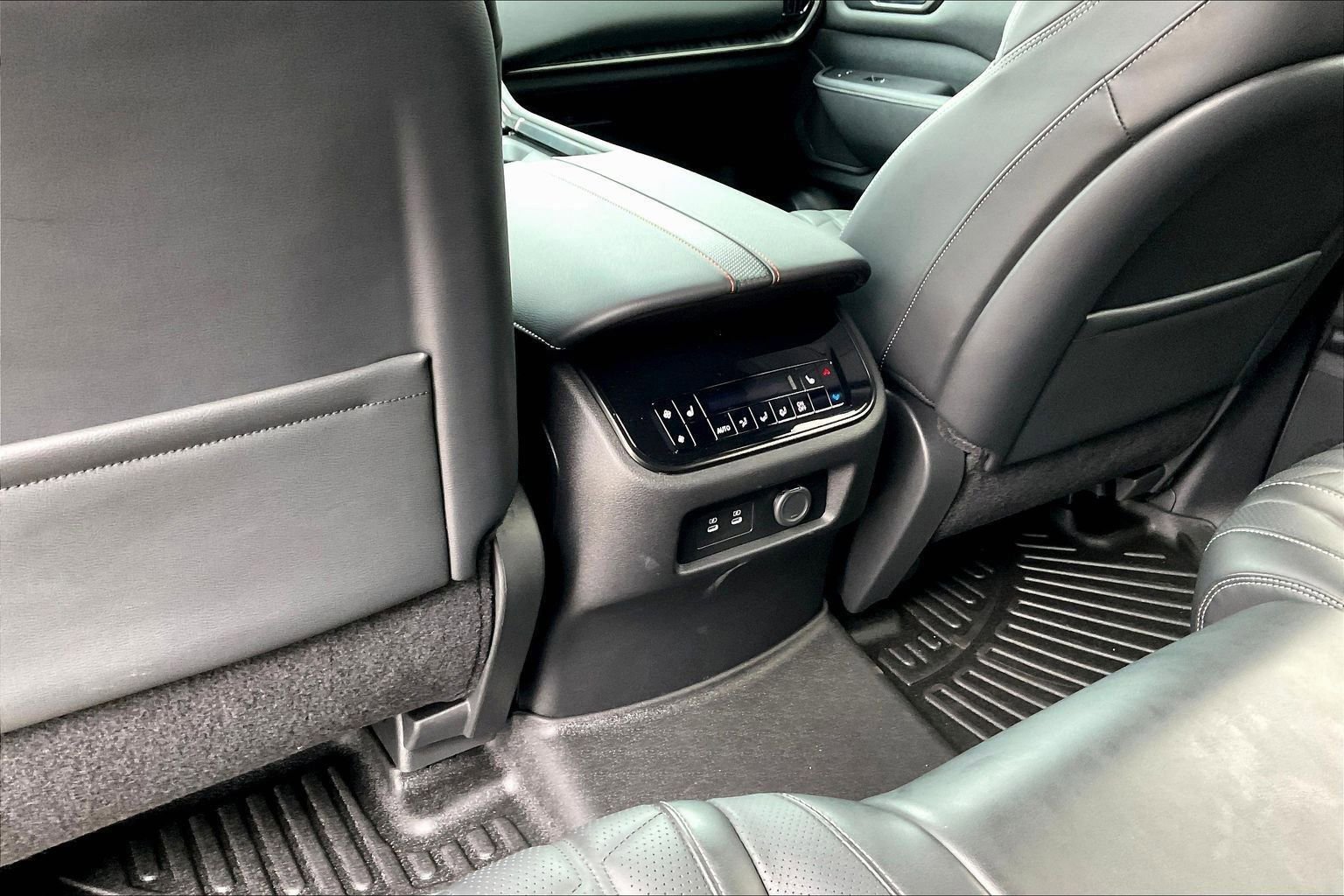 Used 2025 Nissan Armada PRO-4X w/ Pro-4X Premium Package image 42