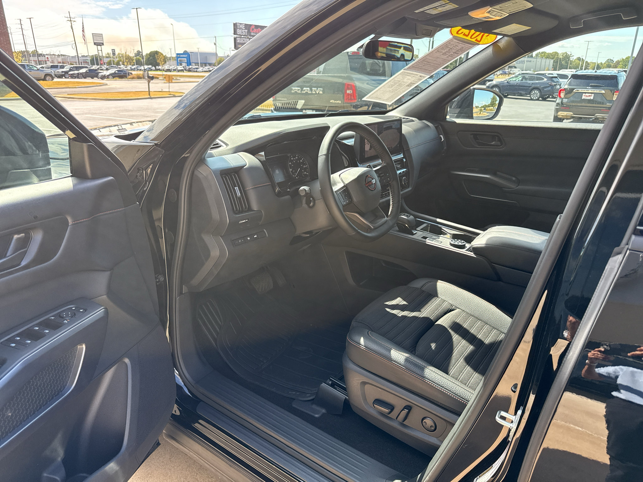 Used 2026 Nissan Pathfinder Rock Creek AWD/4WD image 15