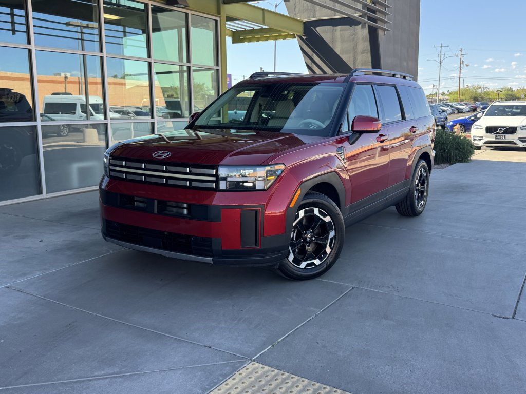 Used 2024 Hyundai Santa Fe SEL image 2
