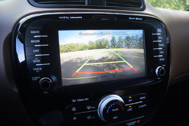 Used 2016 Kia Soul + w/ Audio Package FWD image 11