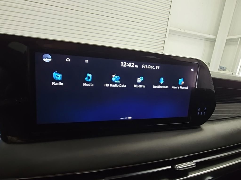 Used 2024 Hyundai Palisade Calligraphy image 19