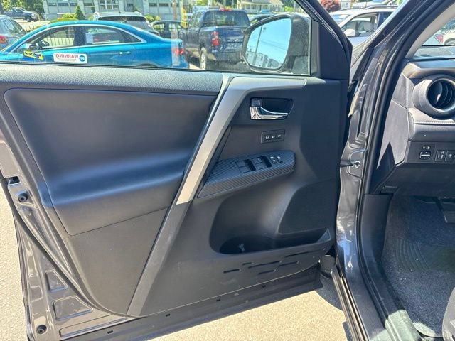 Used 2015 Toyota RAV4 Limited AWD/4WD image 12