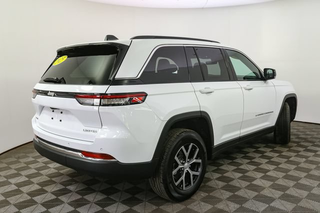 Used 2025 Jeep Grand Cherokee Limited AWD/4WD image 13