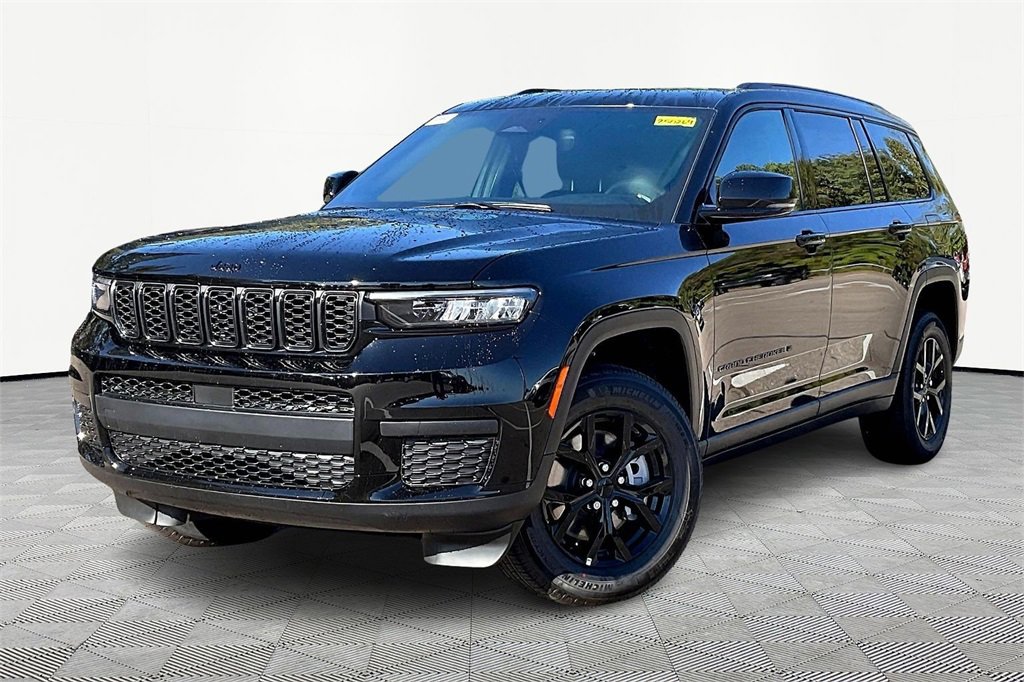 New 2025 Jeep Grand Cherokee L Altitude image 2