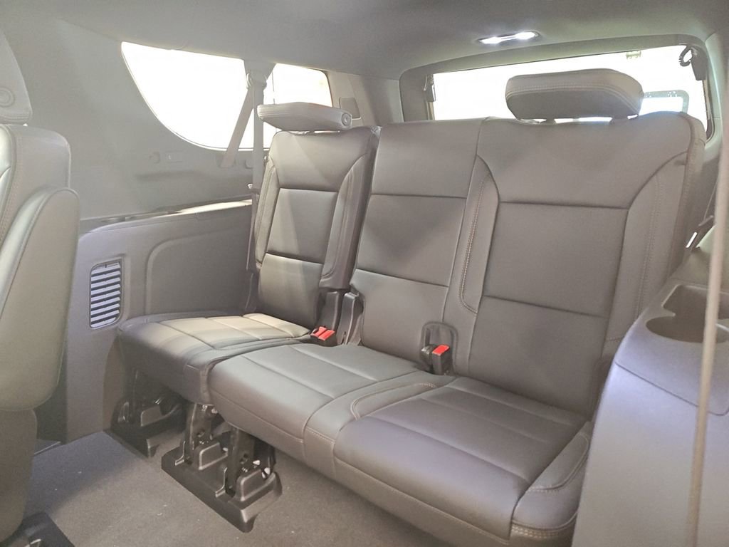 New 2026 Chevrolet Suburban High Country image 31