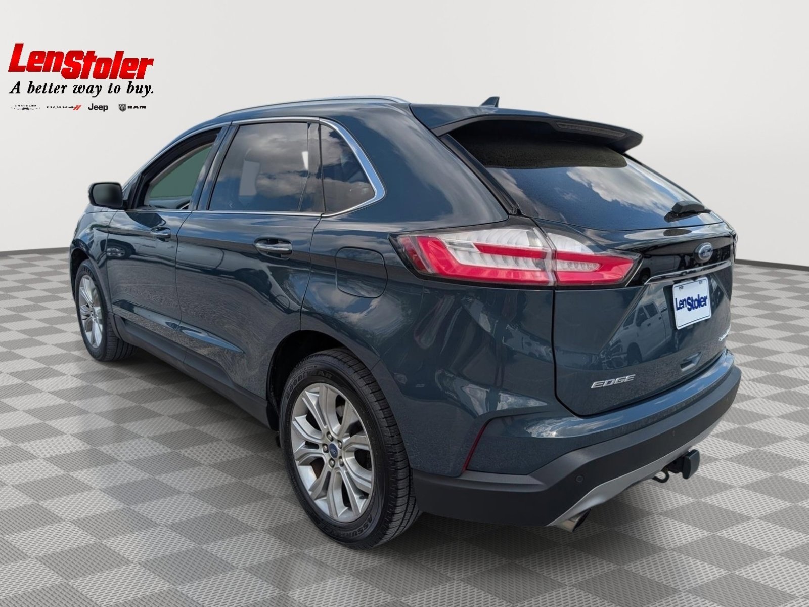 Used 2019 Ford Edge Titanium w/ Cold Weather Package AWD/4WD image 3