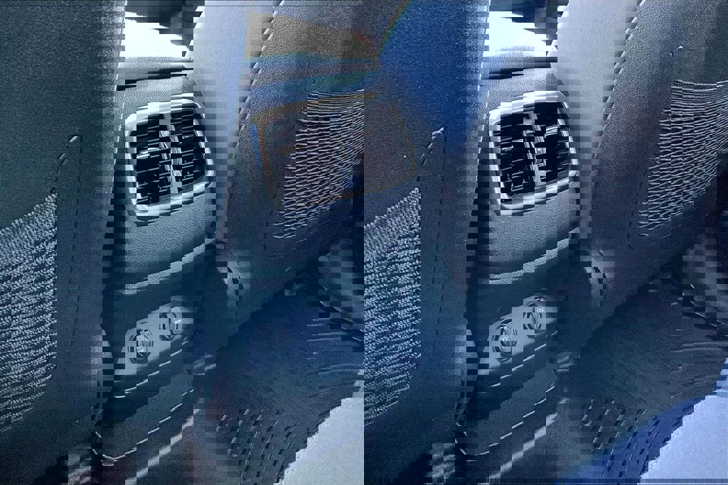 Used 2020 Kia Sorento LX w/ LX I4 Convenience Package image 34