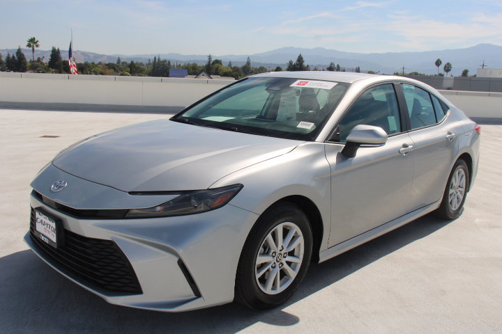 Certified 2025 Toyota Camry LE FWD image 6
