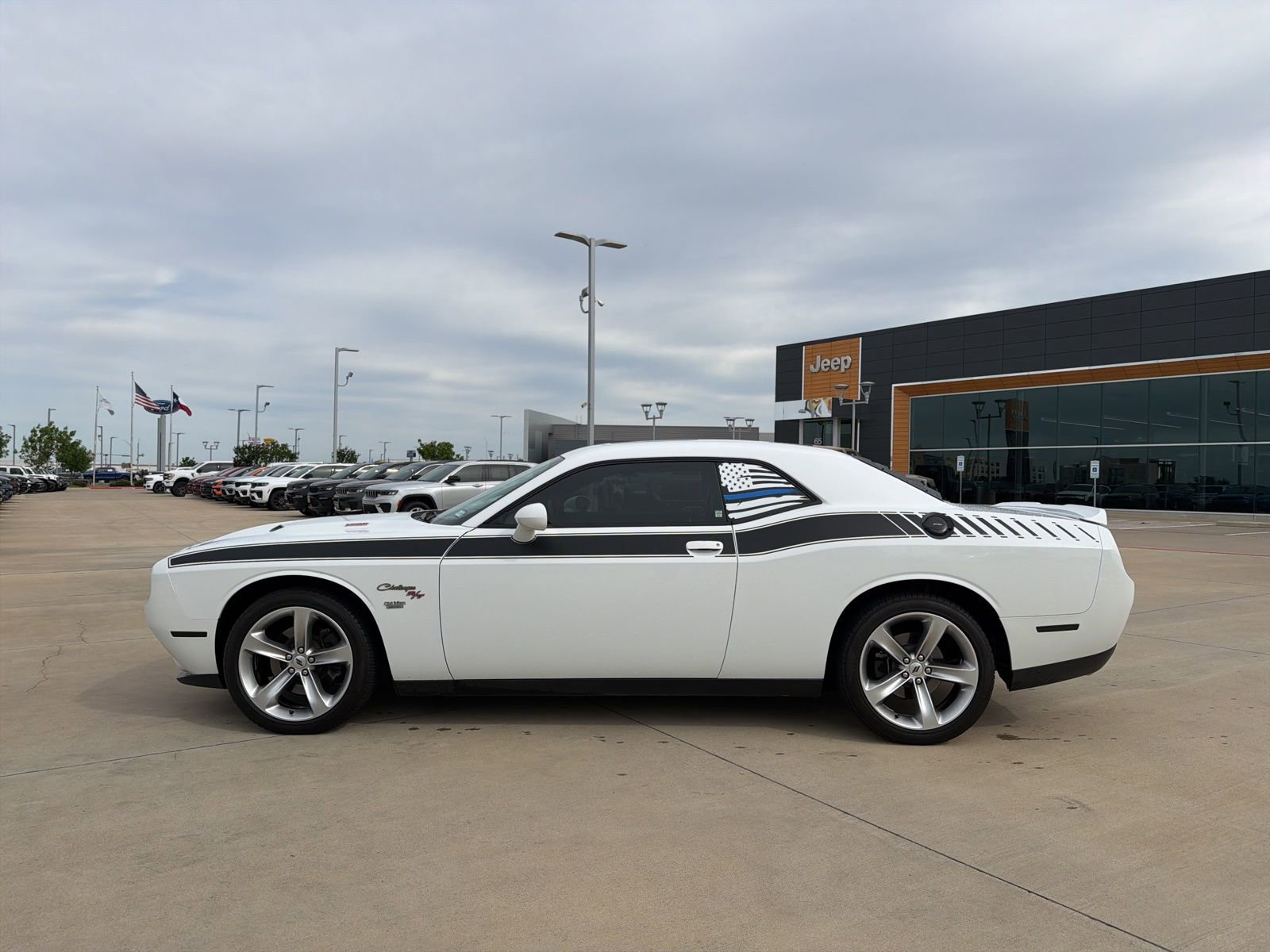 Used 2018 Dodge Challenger R/T image 2