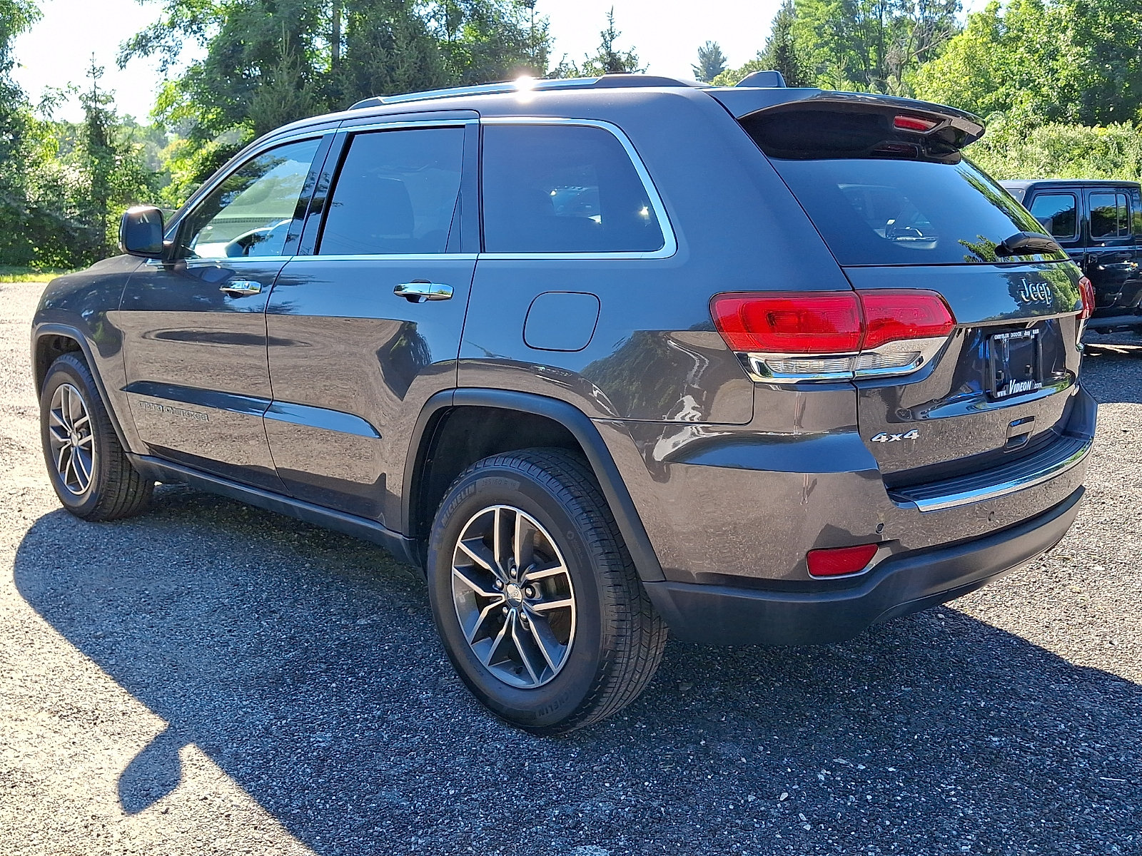 Used 2017 Jeep Grand Cherokee Limited AWD/4WD image 4