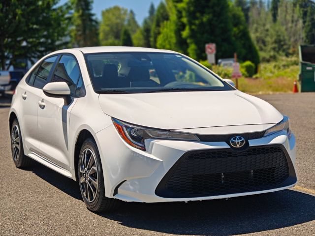 Used 2020 Toyota Corolla LE FWD image 1