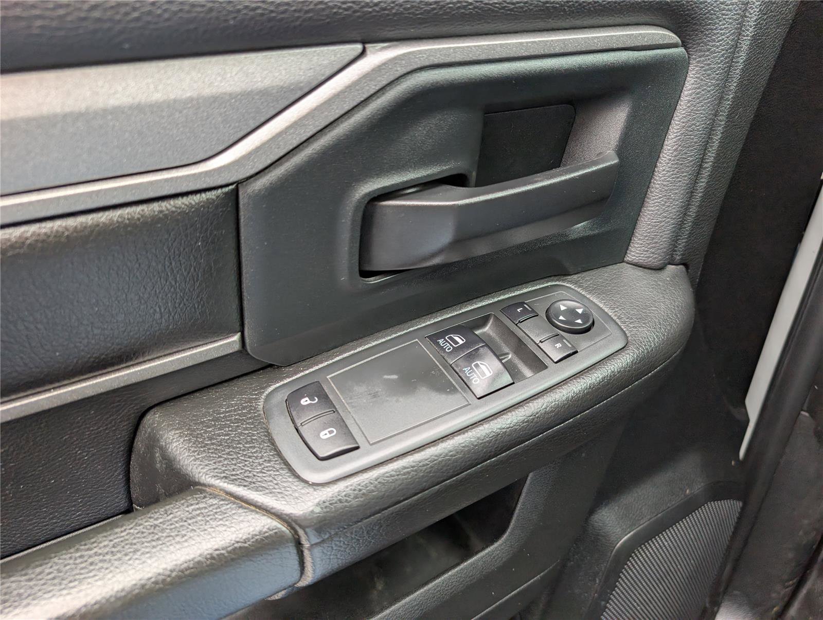 Used 2020 RAM 3500 Tradesman image 15