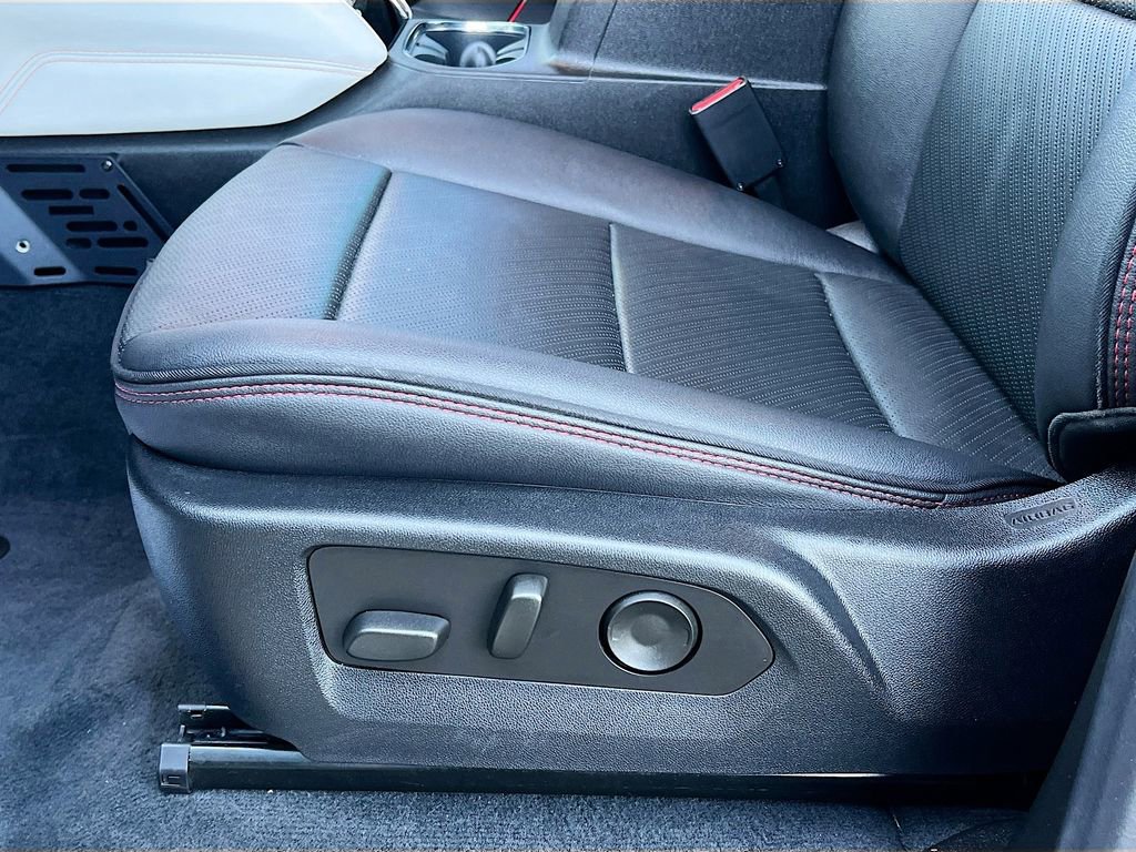 Used 2023 GMC Canyon AT4X image 19