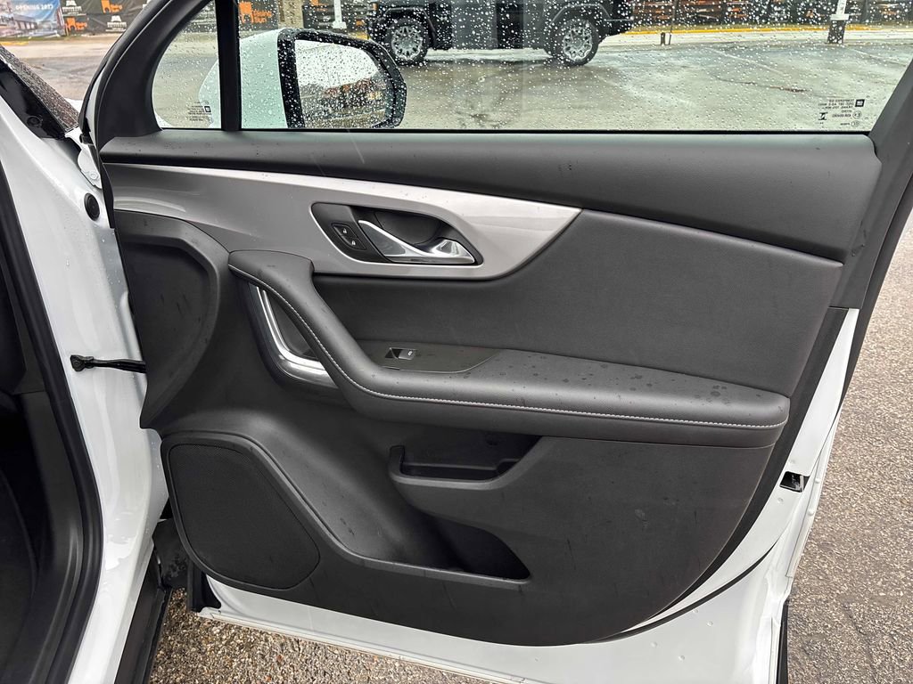 Used 2025 Chevrolet Blazer LT image 31