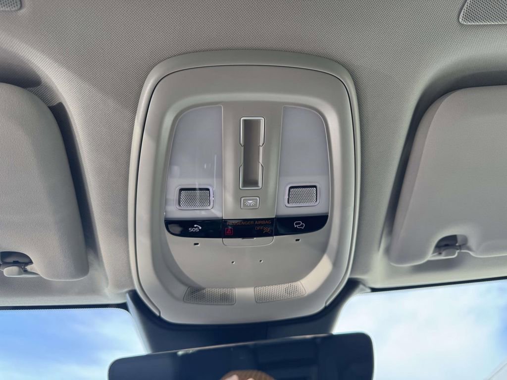 Used 2023 Volvo XC60 B5 Core w/ Climate Package image 30