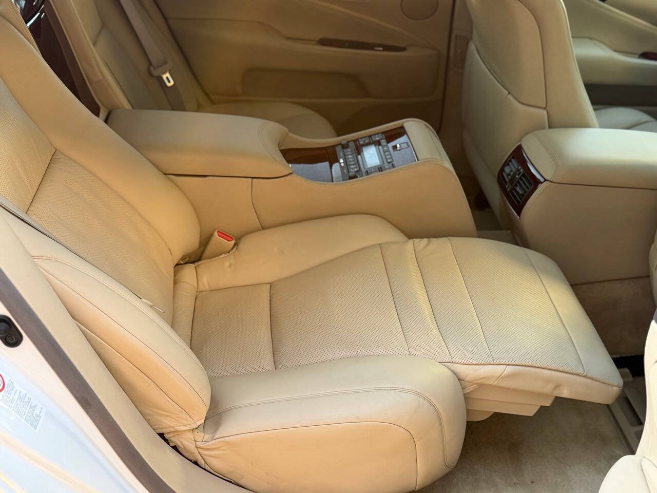 Used 2007 Lexus LS 460 L RWD image 63
