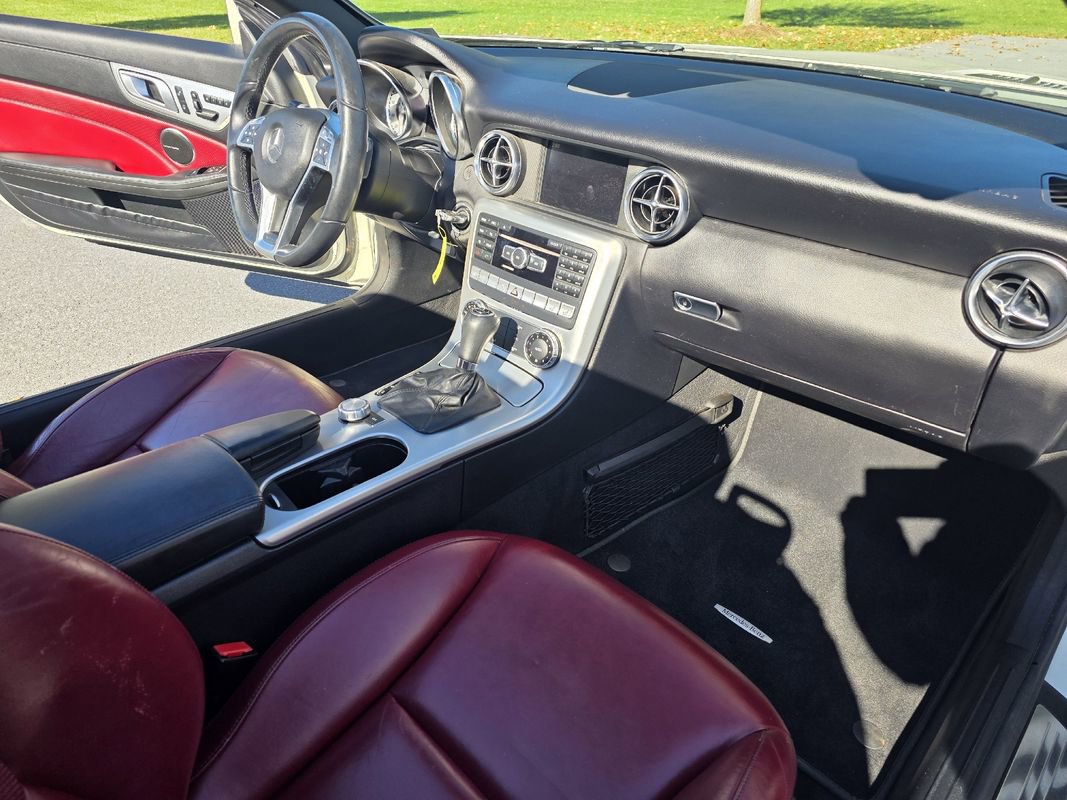 Used 2012 Mercedes-Benz SLK 250 image 15