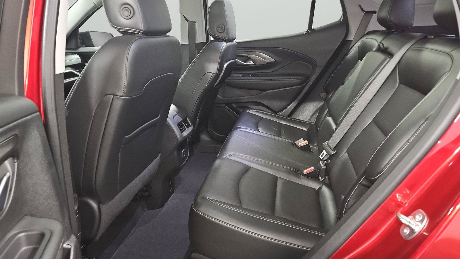 Used 2024 GMC Terrain SLT w/ Tech Package AWD/4WD image 11