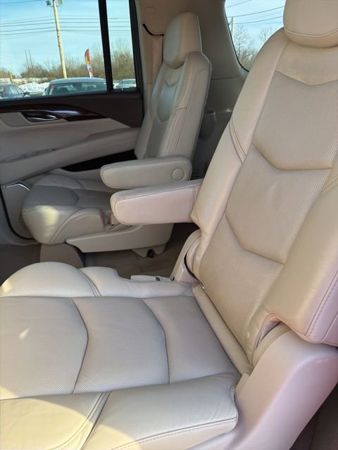 Used 2016 Cadillac Escalade ESV Premium image 10
