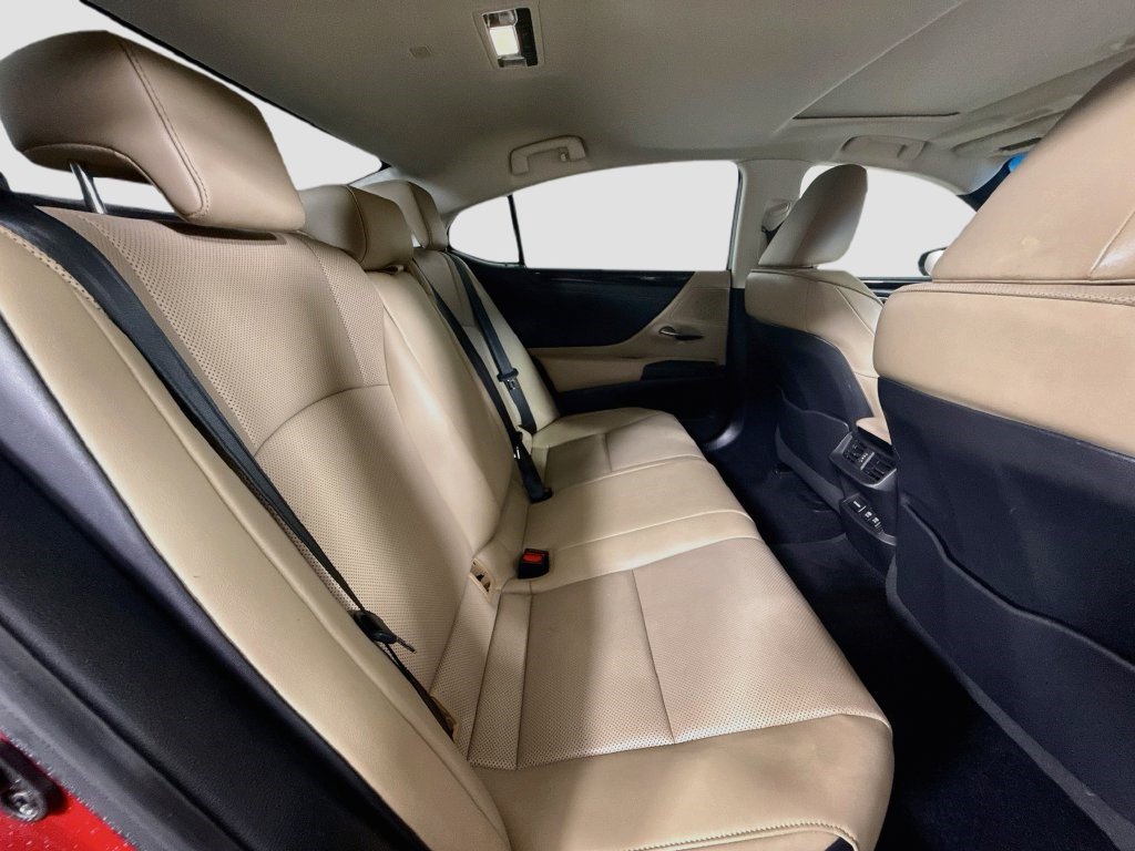 Used 2020 Lexus ES 300h w/ Premium Package FWD image 26
