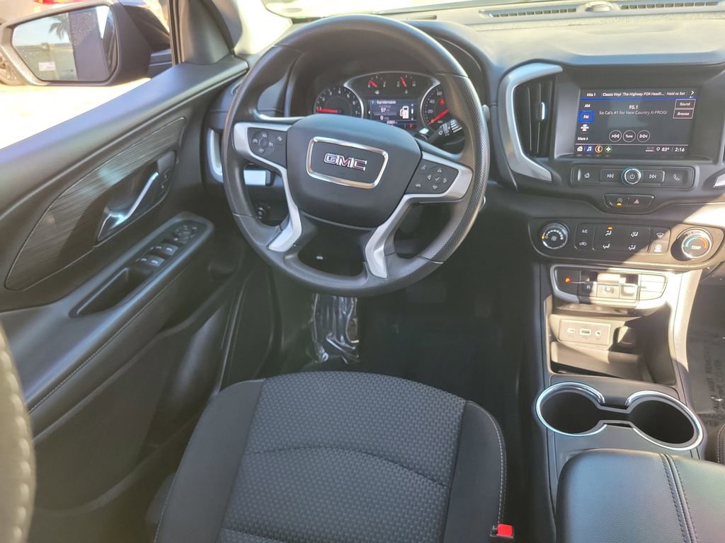 Used 2023 GMC Terrain SLE w/ Elevation Edition image 10