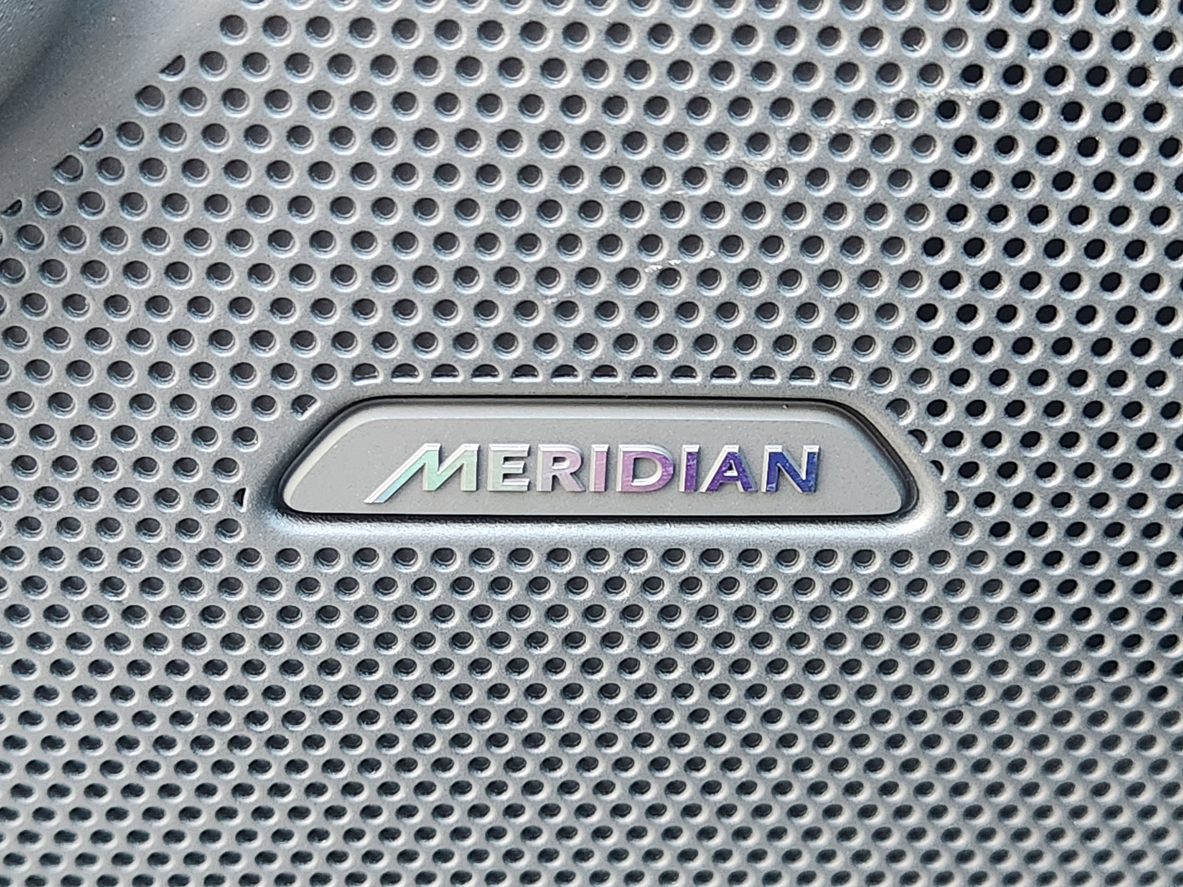 Certified 2022 Land Rover Range Rover Velar R-Dynamic S image 22