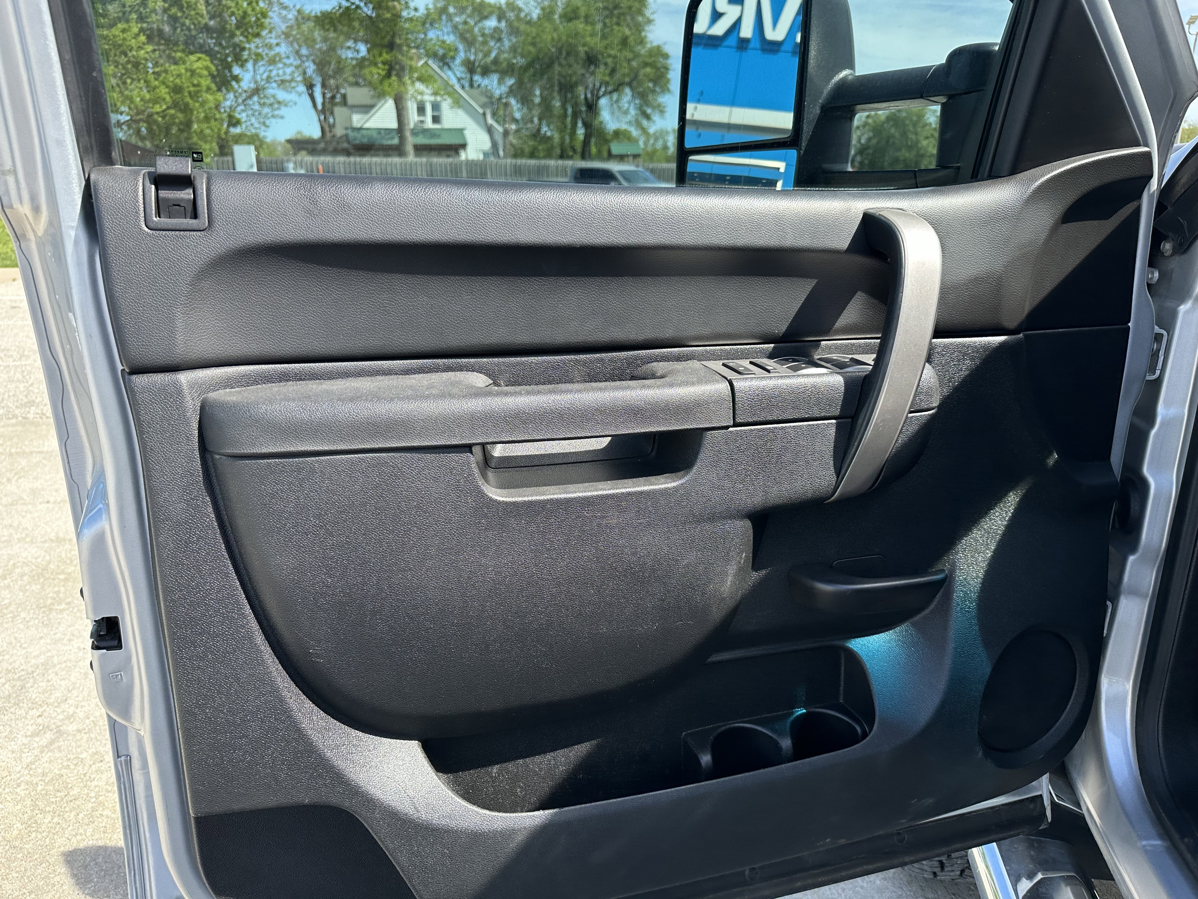 Used 2014 Chevrolet Silverado 2500 LT w/ Custom Sport Truck Package AWD/4WD image 14