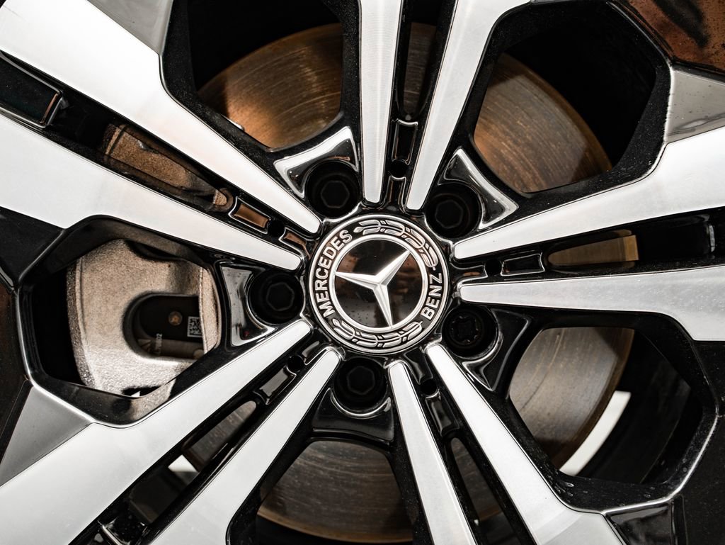 Certified 2024 Mercedes-Benz GLB 250 4MATIC image 8