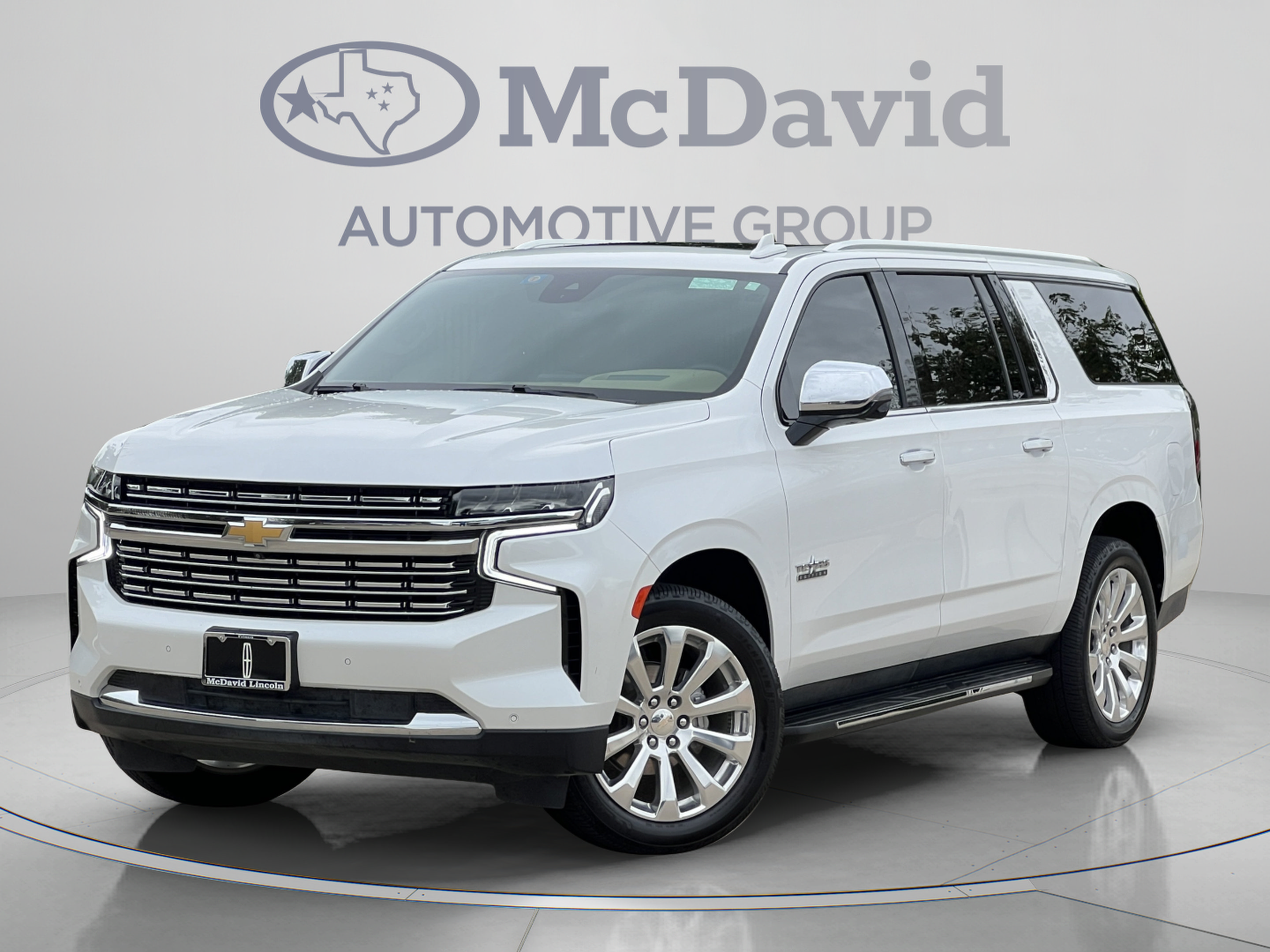 Used 2023 Chevrolet Suburban Premier w/ Premium Package RWD image 2