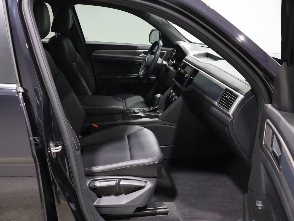 Used 2020 Volkswagen Atlas Cross Sport SE w/ Panoramic Sunroof Package AWD/4WD image 24