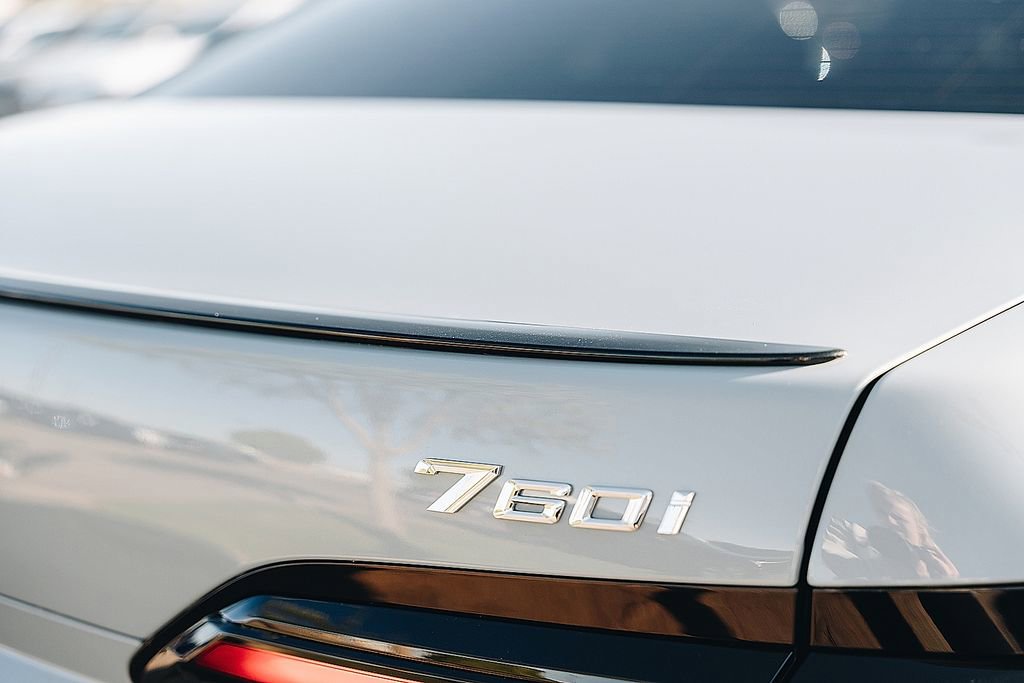 Used 2025 BMW 760i xDrive w/ Executive Package image 14