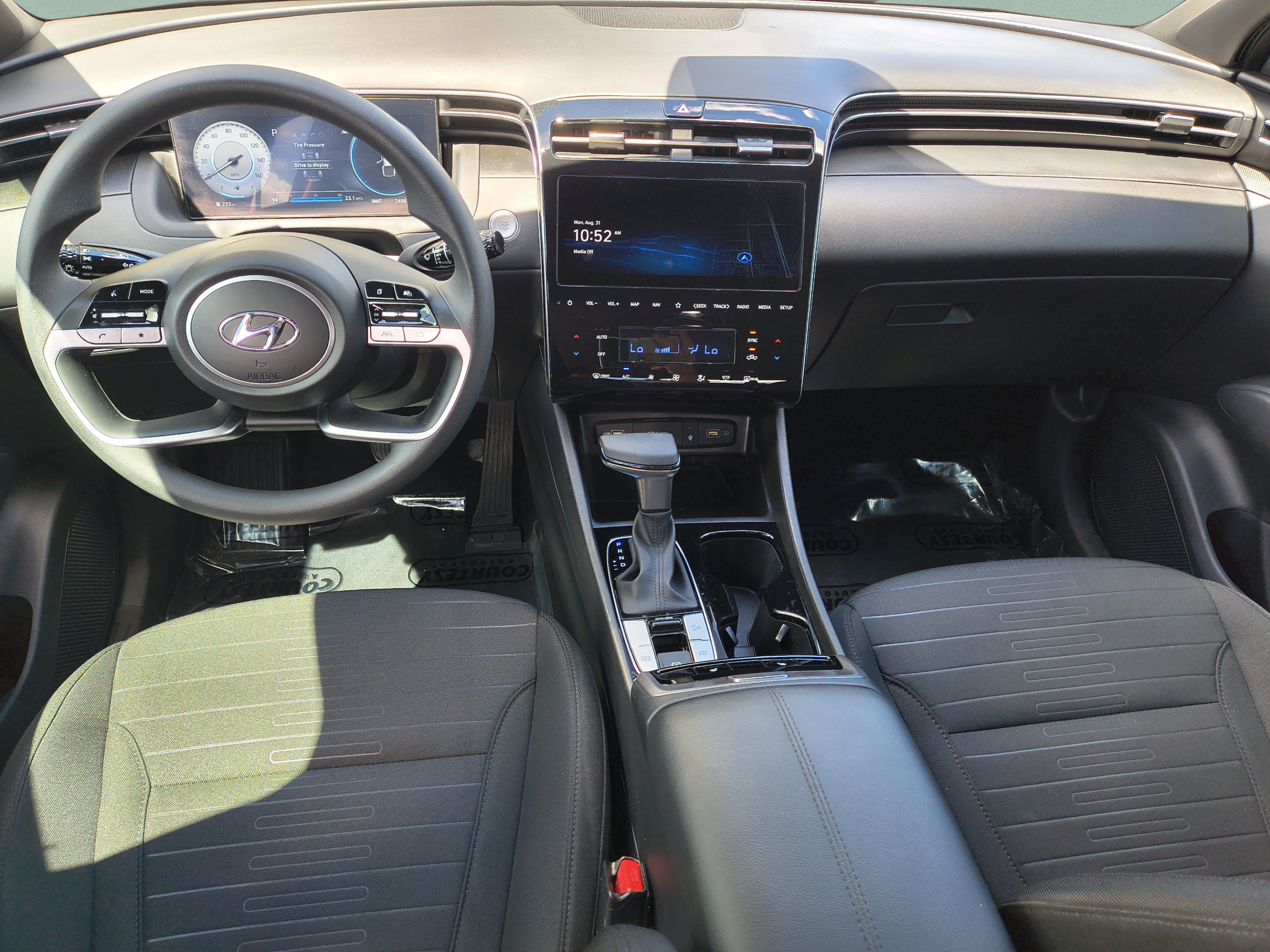 Certified 2024 Hyundai Santa Cruz SEL w/ Activity Package FWD image 11