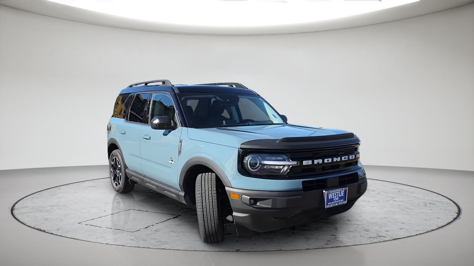 Used 2023 Ford Bronco Sport Outer Banks w/ Tech Package AWD/4WD image 3