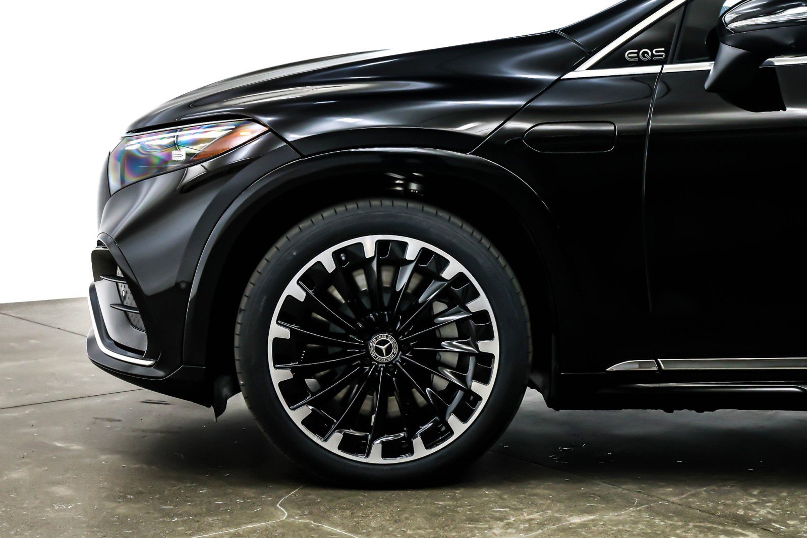 New 2026 Mercedes-Benz EQS 550 4MATIC SUV image 10
